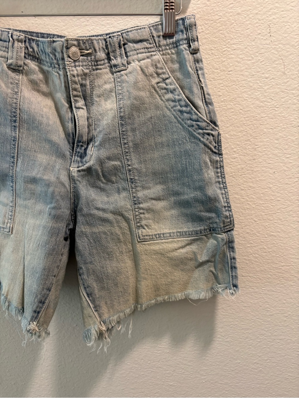 Pilcro Faded Denim Utility Shorts, size 27 - Picture 3 of 7